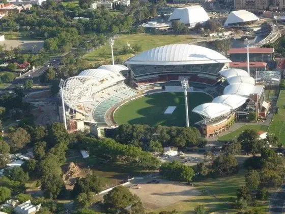 Adelaide Paringa Hotel