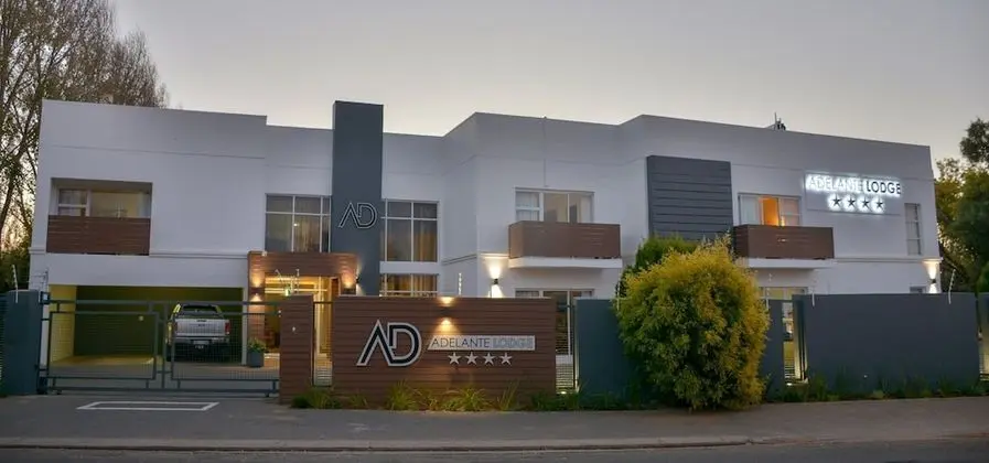 Adelante Lodge - Dış Mekan