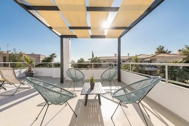 Adelos Maisonette Near Vouliagmeni Beach