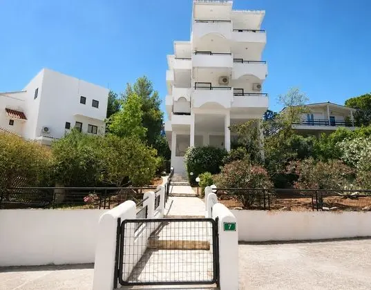 Adelos Maisonette Near Vouliagmeni Beach - Dış Mekan