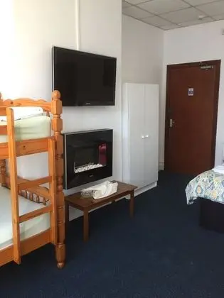 Adelphi Holiday Flats - Oda