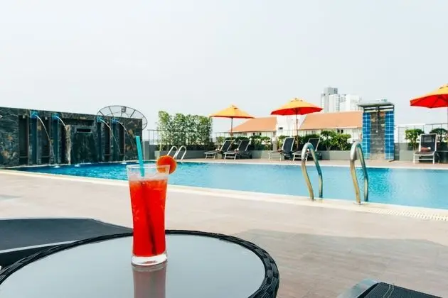 Adelphi Pattaya - Havuz
