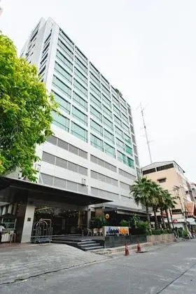 Adelphi Suites Bangkok - Dış Mekan