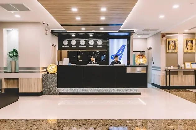 Adelphi Suites Bangkok - Lobi