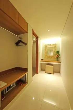 Adhi Jaya Sunset Hotel - CHSE Certified - Oda