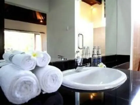 Adi Assri Beach Resort & Spa Pemuteran - Oda