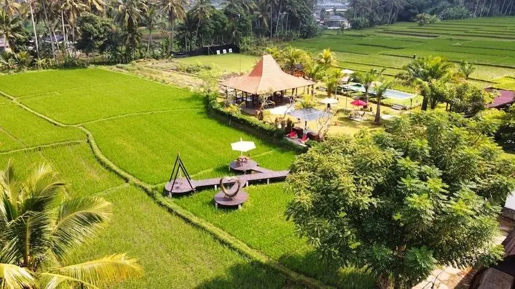Adil Villa and Resort