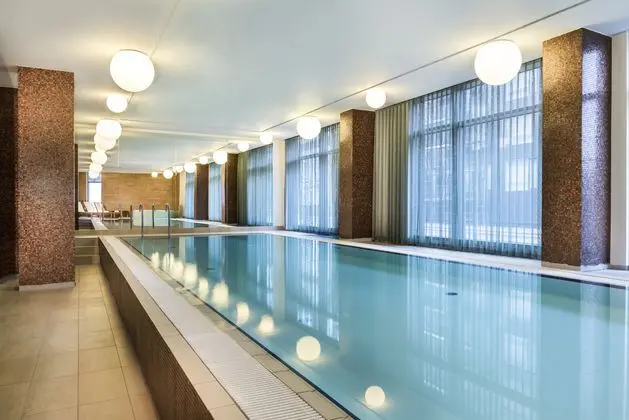 Adina Apartment - Havuz