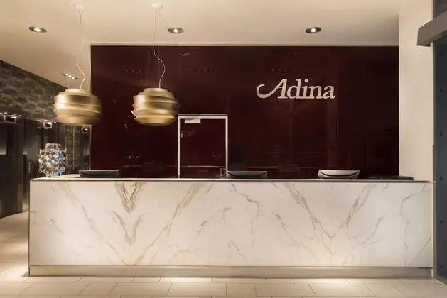 Adina Apartment - Lobi