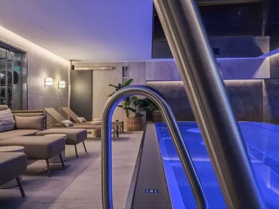 Adina Apartment Hotel Wiesbaden - Havuz