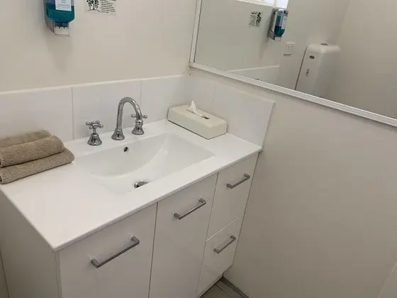 Adina Place Motel Apartments