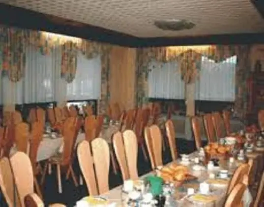 AdiHotels 'Haus Gombert' - Yerinde Yemek