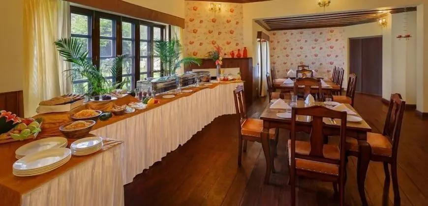 Adivaha Dharamshala by Leisure Hotels - Yerinde Yemek