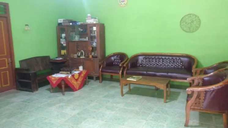 Adji Homestay