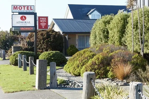 ADMIRAL COURT MOTEL AND APARTMENTS