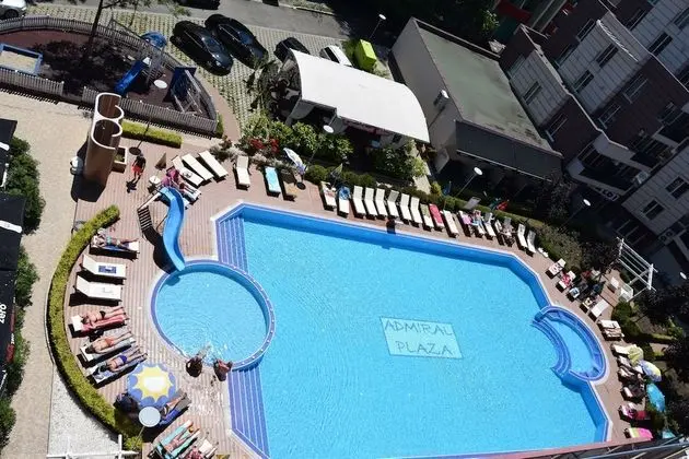 Admiral Plaza Apartments - Havuz