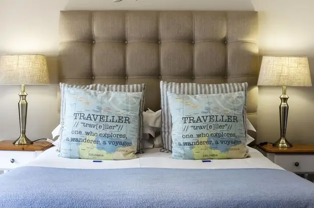 Admiral's Lodge Guest House B & B