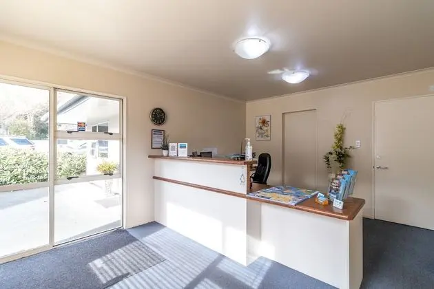 Admirals Motor Inn - Lobi