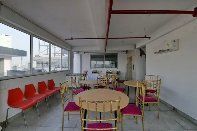 Hotel Admire Inn By F9 Hotels - Yerinde Yemek