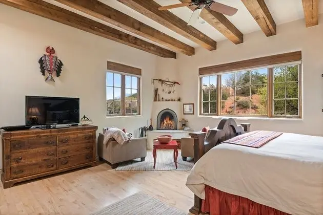 Adobe Dream - Luxury East Side Adobe Home, Light Filled and Spacious - Oda