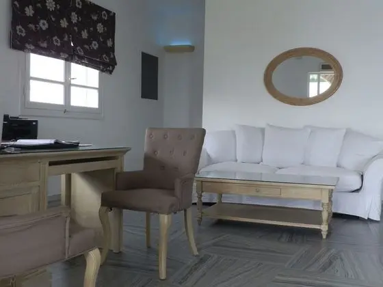 Adonis Hotel & Apartments - Lobi