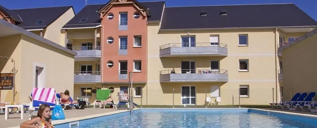 Adonis Grandcamp - Les Isles de Sola - Havuz