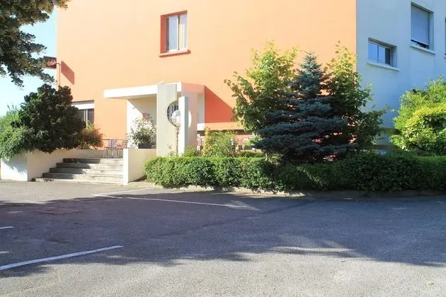 ADONIS LYON EST HOTEL ARTYS