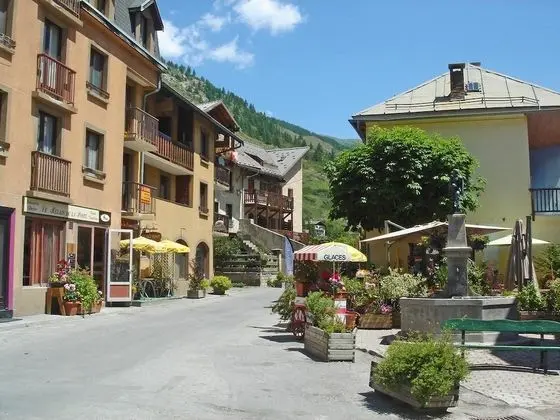 Adonis Molines by Olydea