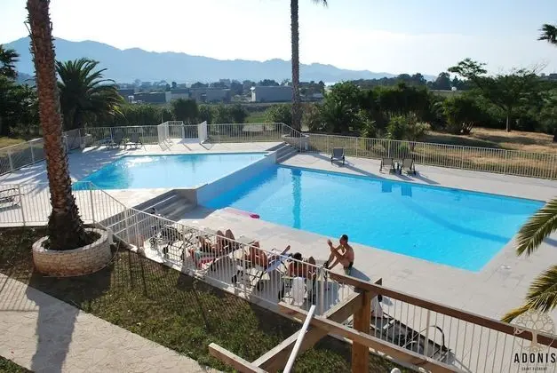 Adonis St Florent