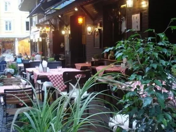 Adora Hotel - Yerinde Yemek