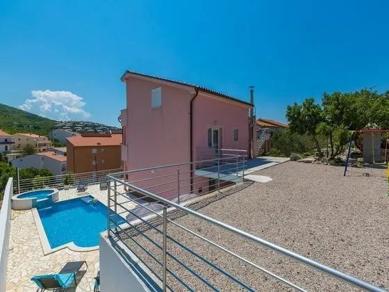 Adorable Apartment in Kvarner With Sea View