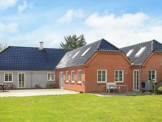 Adorable Holiday Home in Fur near Sea