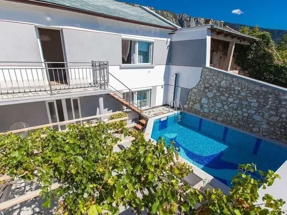 Adorable Holiday Home With Private Pool & Great Terrace - Havuz
