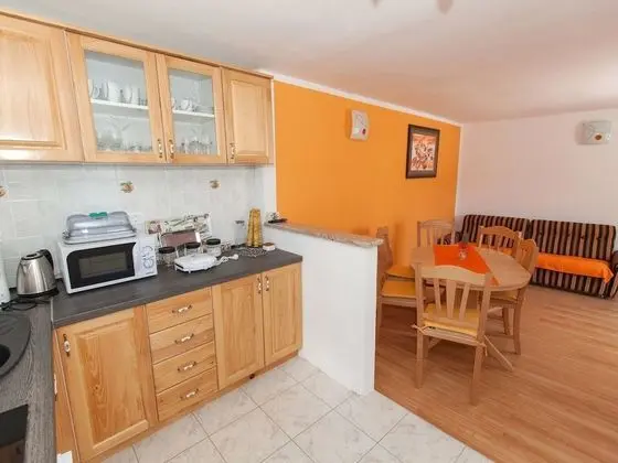 Adorable Holiday Home With Private Pool & Great Terrace - Mutfak