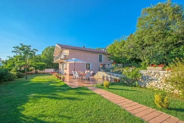Adorable Holiday Home With Private Pool & Terrace With Barbecue
