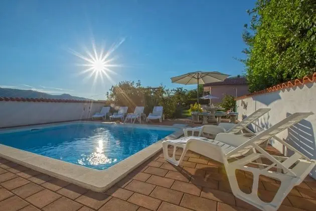 Adorable Holiday Home With Private Pool & Terrace With Barbecue - Havuz
