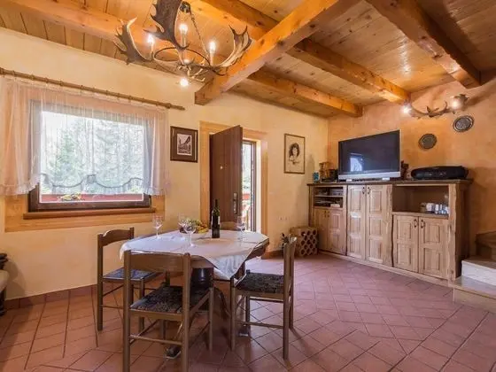 Adorable Home With Pool & Hot Tub Surrounded by Beautiful Nature - Yerinde Yemek