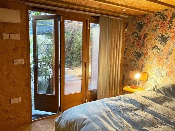 Adorable Zen Garden - 1 Bed Cottage by Poole Bay - Oda