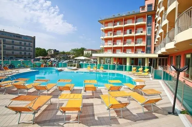 Hotel Adria Beach Club