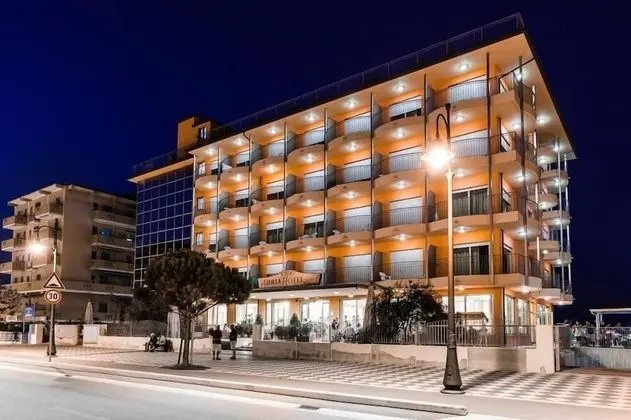 Hotel Adria Beach Club - Dış Mekan