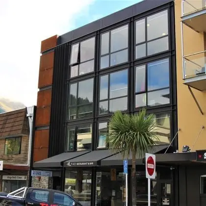 Adventure Q2 Hostel