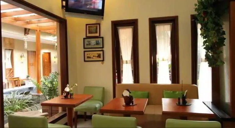 Adya Nalendra Boutique