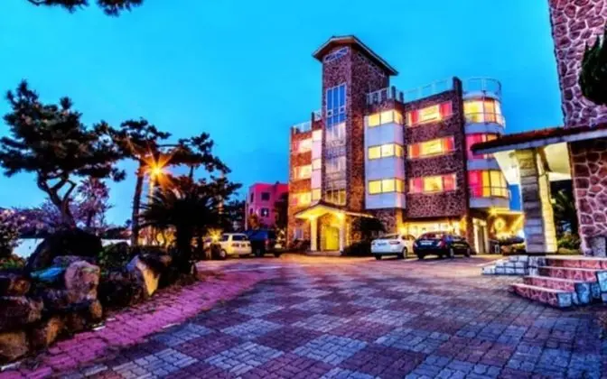 Aewol Badatgaap Guest House