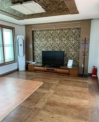 Aewol Neoreunmadang Unshared House - Oda