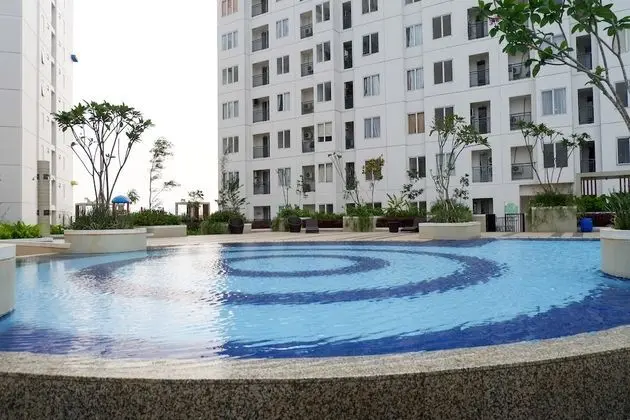 Affordable Bassura City Apartment - Havuz