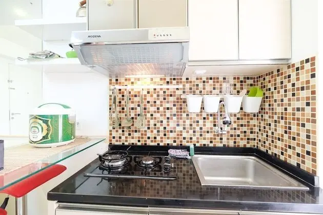 Affordable Bassura City Apartment - Mutfak