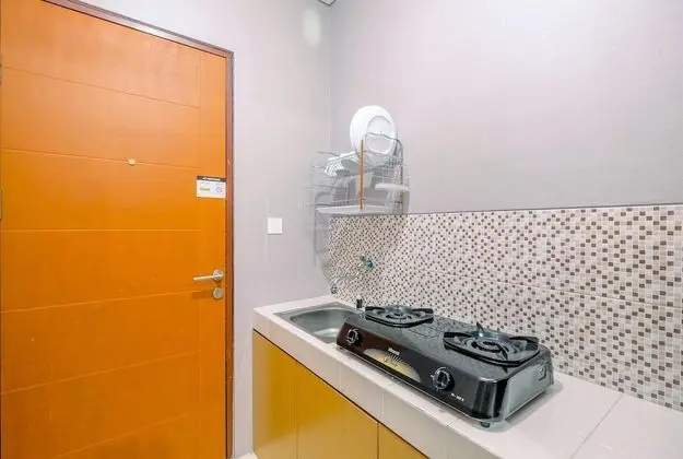 Affordable Price And Strategic Studio At Dave Apartment - Mutfak