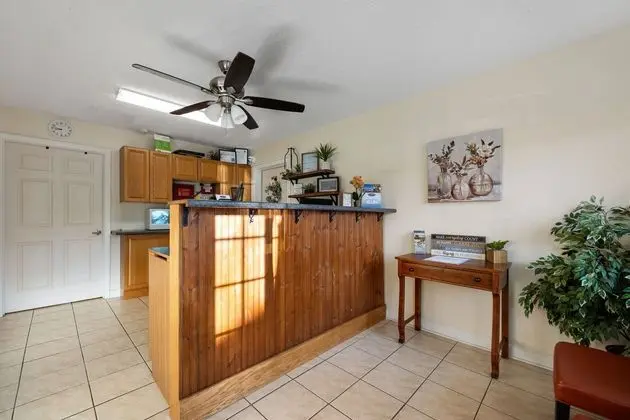 Affordable Suites Graham - Lobi