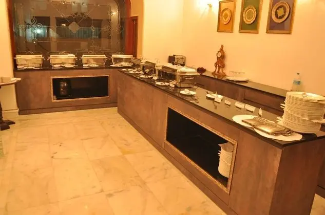 Hotel Africa Avenue South Ex - Yerinde Yemek