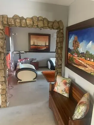 Africa Footprints Guest House - Lobi